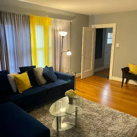 2Nd Level Duplex, Downtown Houston Near Toyota Center, Smoking Allowed On Balcony! Apartment